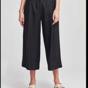 Juliette Hogan- New Zealand brand. Linen culottes, Australian size 6.